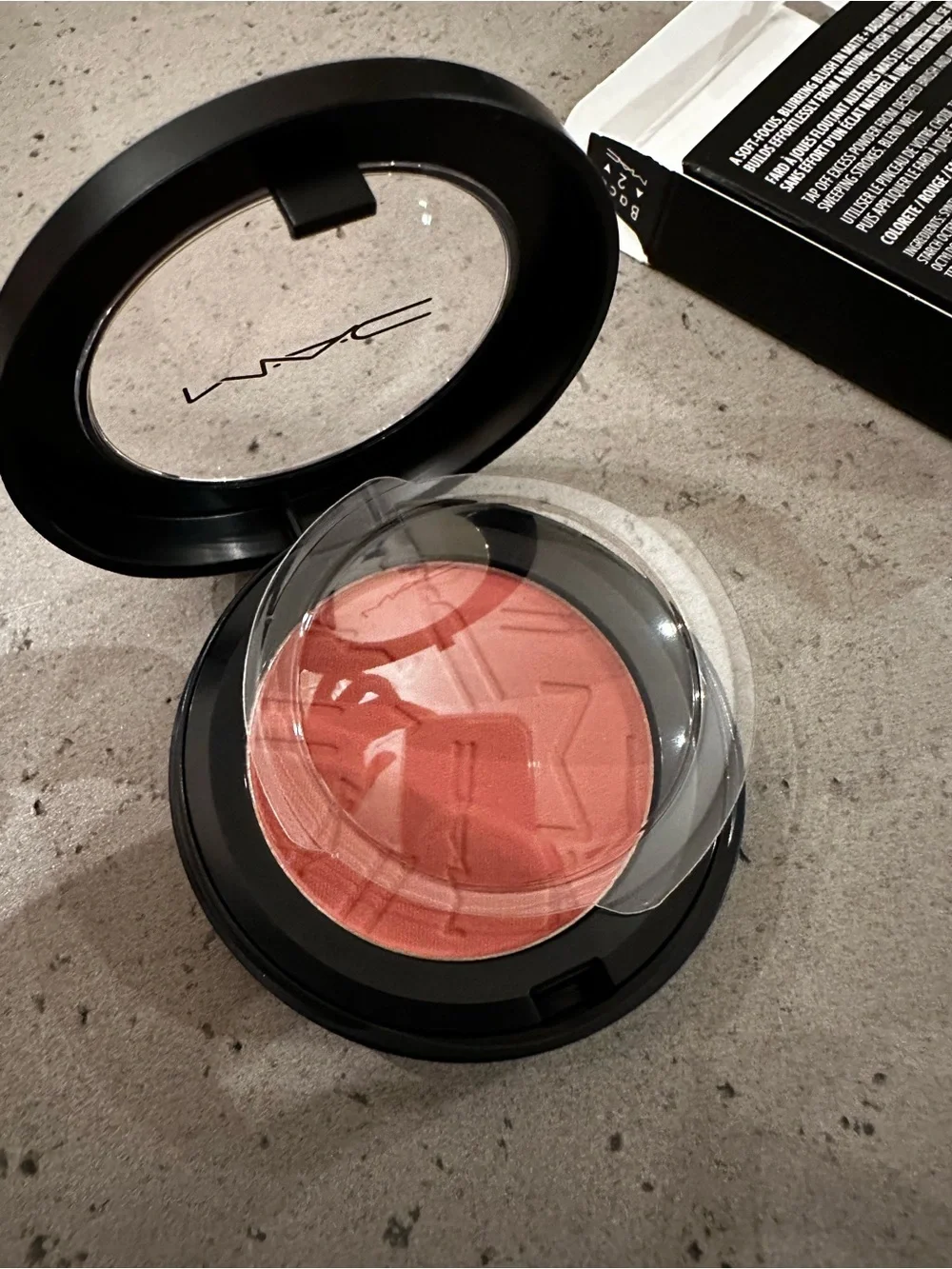 MAC Cosmetics Skinfinish Colourstruck Blush - Black Packaging
